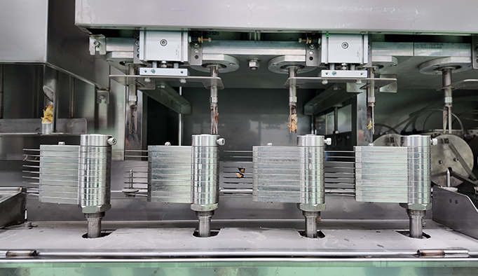 https://www.weshinegroup.com/wp-content/uploads/2025/06/peeling-machine-3.jpg
